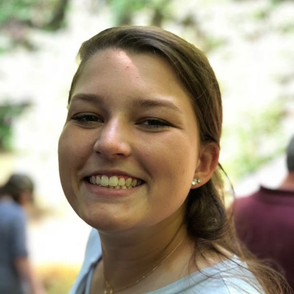 Meet your Posher, Katie - Picture 1 of 1